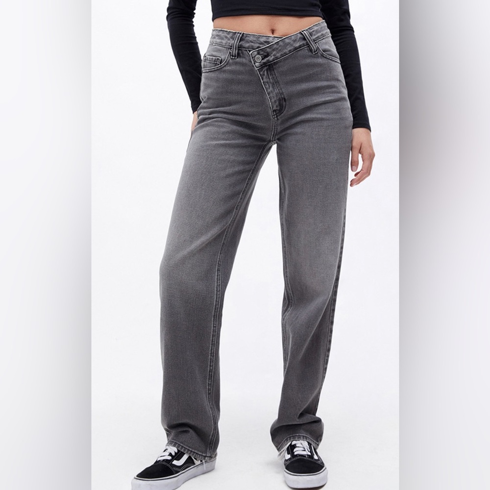 Brand: Pacsun
Size: 26
Color: Grey